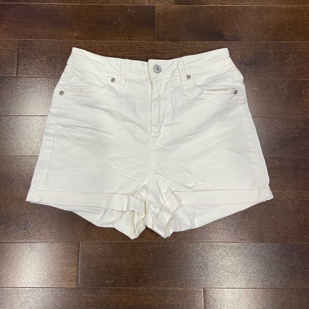 NWOT White shorts